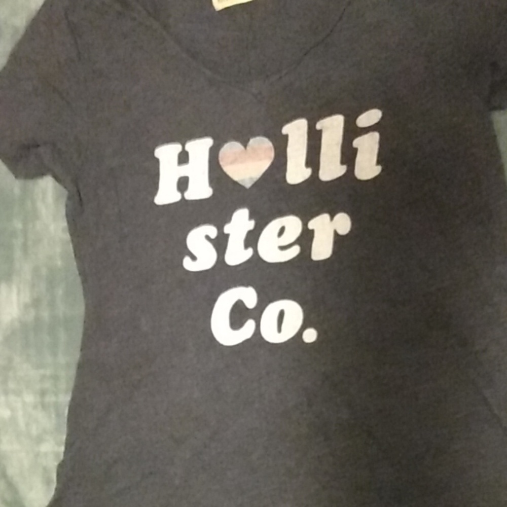Hollister t-shirt